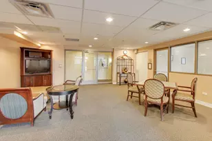 2335 W Belle Plaine Ave, Chicago, IL 60618 - Photo 15