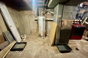 9527 S Parnell Ave, Chicago, IL 60628 - Photo 33