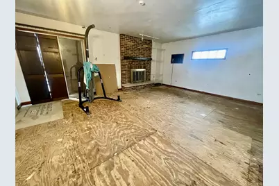 9527 S Parnell Avenue, Chicago, IL 60628 - Photo 13