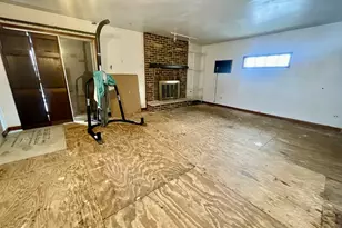 9527 S Parnell Ave, Chicago, IL 60628 - Photo 13