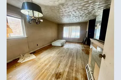 9527 S Parnell Avenue, Chicago, IL 60628 - Photo 5