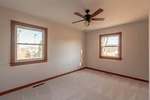 574 Hitchcock Ave, Lisle, IL 60532 - Photo 9