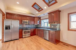 574 Hitchcock Ave, Lisle, IL 60532 - Photo 5