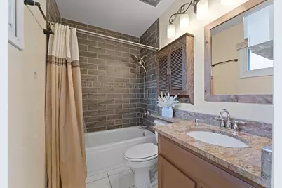 309 Plymouth Lane NW, Bloomingdale, IL 60108 - Photo 7