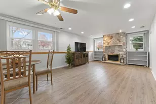 309 Plymouth Ln NW, Bloomingdale, IL 60108 - Photo 13