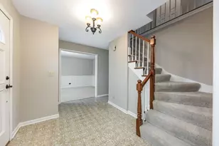 903 Canyon Run Rd, Naperville, IL 60565 - Photo 3