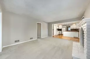 903 Canyon Run Rd, Naperville, IL 60565 - Photo 5