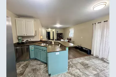 402 N Center Street, Colfax, IL 61728 - Photo 7