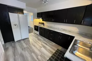 371 N Center Ave, Bradley, IL 60915 - Photo 3