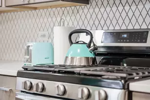 10907 S Normandy Ave, Worth, IL 60482 - Photo 11