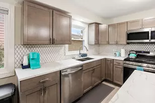 10907 S Normandy Ave, Worth, IL 60482 - Photo 13