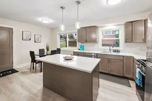 10907 S Normandy Ave, Worth, IL 60482 - Photo 9