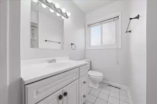 900 Brentwood Dr, Joliet, IL 60435 - Photo 7