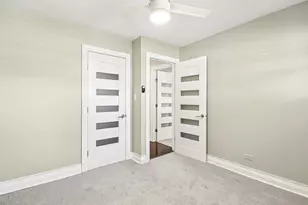 719 N Elmhurst Ave, Mount Prospect, IL 60056 - Photo 19