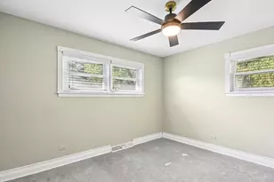 719 N Elmhurst Ave, Mount Prospect, IL 60056 - Photo 15