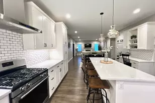 413 Moore St, Clifton, IL 61727 - Photo 9