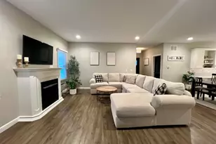 413 Moore St, Clifton, IL 61727 - Photo 15