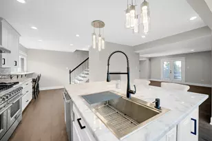 8202 Gruener Ct, Palos Hills, IL 60465 - Photo 3