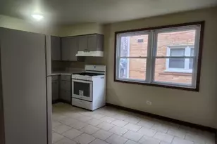 1000 Parkwood Dr, Joliet, IL 60432 - Photo 5