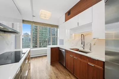 25 E Superior Street #2805, Chicago, IL 60611 - Photo 5