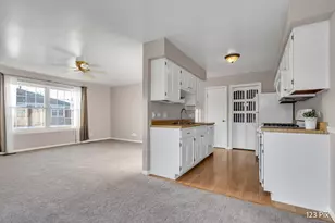 111 Brookwood Ct, Vernon Hills, IL 60061 - Photo 11