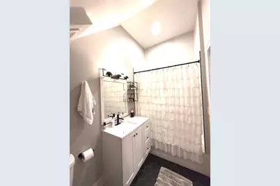 2115 W Barry Avenue #CH, Chicago, IL 60618 - Photo 11