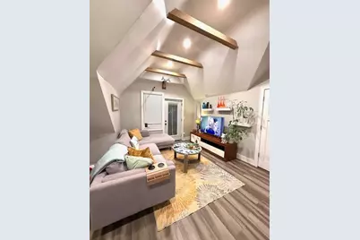 2115 W Barry Avenue, Chicago, IL 60618 - Photo 5