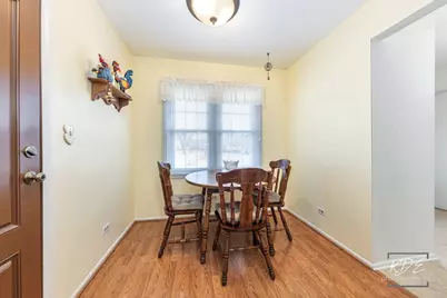 333 Pearson Circle, Naperville, IL 60563 - Photo 5