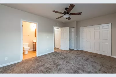 341 W Treehouse Lane #11-4, Round Lake, IL 60073 - Photo 17