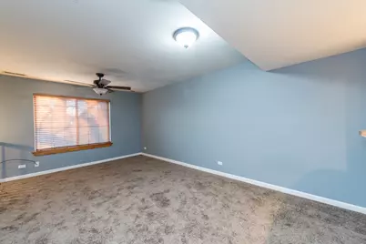 341 W Treehouse Lane #11-4, Round Lake, IL 60073 - Photo 15