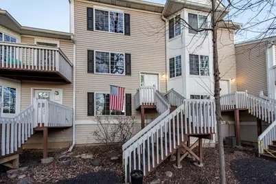 341 W Treehouse Lane #11-4, Round Lake, IL 60073 - Photo 1