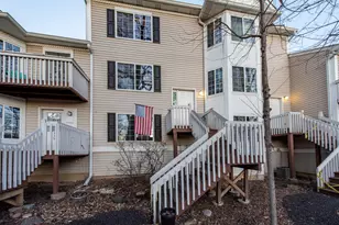 341 W Treehouse Ln, Round Lake, IL 60073 - Photo 1