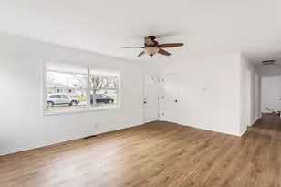 303 Spruce St, North Aurora, IL 60542 - Photo 9