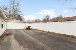 303 Spruce St, North Aurora, IL 60542 - Photo 27