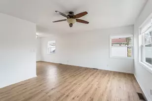 303 Spruce St, North Aurora, IL 60542 - Photo 11