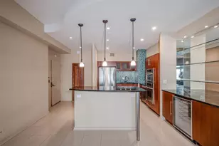 175 E Delaware Pl, Chicago, IL 60611 - Photo 9