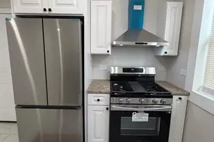 1048 W Marquette Rd, Chicago, IL 60621 - Photo 9