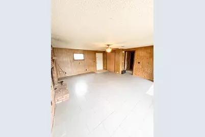 195 S Douglas Avenue, Bradley, IL 60915 - Photo 5