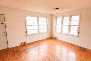 195 S Douglas Ave, Bradley, IL 60915 - Photo 9