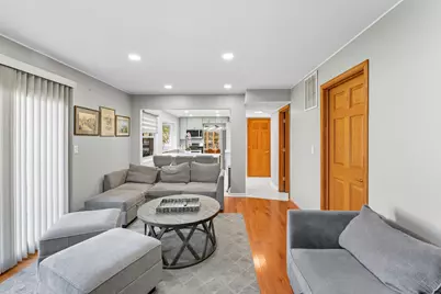 620 S Point Drive, Schaumburg, IL 60193 - Photo 13