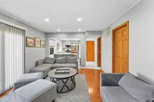 620 S Point Dr, Schaumburg, IL 60193 - Photo 13