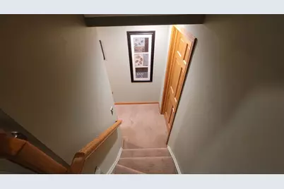 5716 Breezeland Road, Carpentersville, IL 60110 - Photo 45