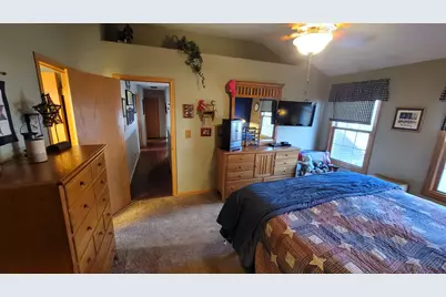 5716 Breezeland Road, Carpentersville, IL 60110 - Photo 31