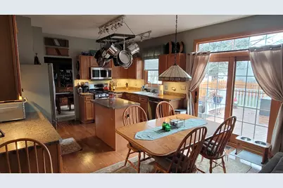 5716 Breezeland Road, Carpentersville, IL 60110 - Photo 9