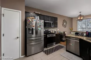 449 Vaughn Cir, Aurora, IL 60502 - Photo 7