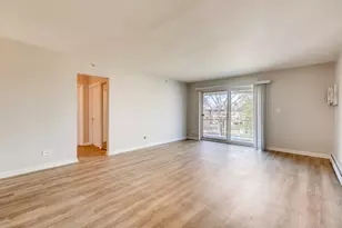 2206 S Goebbert Rd, Arlington Heights, IL 60005 - Photo 5