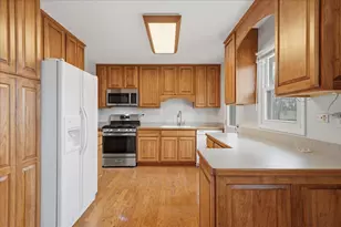 1022 Whitebridge Ln, Hanover Park, IL 60133 - Photo 5