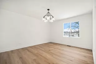 1430 Holland Pl, Downers Grove, IL 60515 - Photo 13