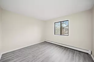 2710 Northcreek Dr, Woodridge, IL 60517 - Photo 7