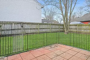 30W021 Danbury Dr, Warrenville, IL 60555 - Photo 15